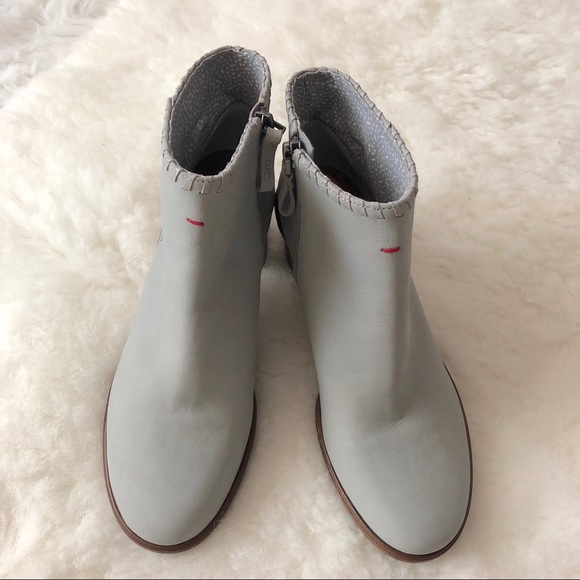 ED by ELLEN DeGENERES Susumu Leather Ankle Boots Sz 7.5 - Picture 4 of 10